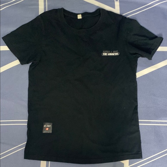 Classic Black Short Sleeve Tee with Minimalist Design - Picture 1 of 5
